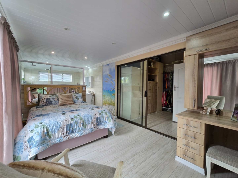 4 Bedroom Property for Sale in Stilbaai Wes Western Cape